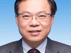 中共中央批准：陈金山同志任上海市委委员、常委
