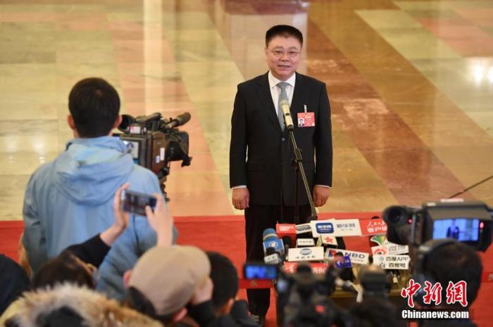 资料图:2019年全国两会期间,王蒙徽在“部长通道”接受采访。中新社记者 侯宇 摄