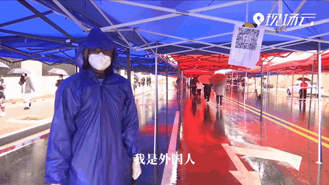 ▲志愿者傅沁泽(来源:南昌广播电视台 记者:段曙)