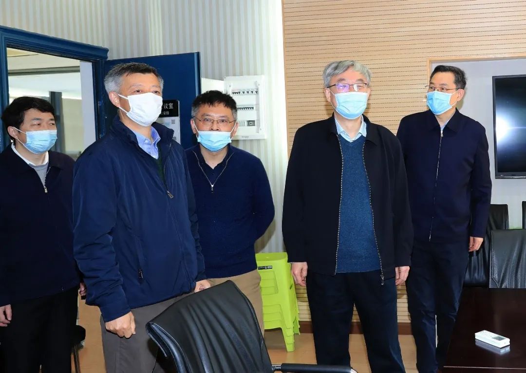 吕建一行察看复试考场,听取学院介绍