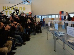 塞尔维亚举行总统大选