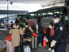 各地驰援上海的医疗队今日陆续抵达，总计约6000人