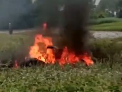 四川一架动力三角翼在崇州坠落，机上2人死亡