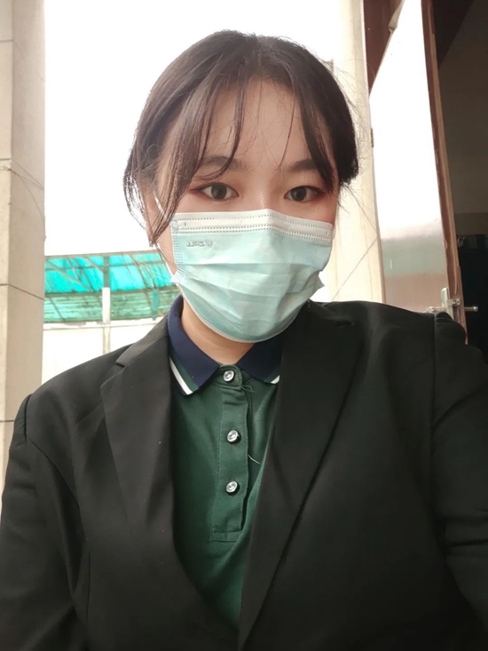 小余，武汉民政职业学院应届生，受访者供图