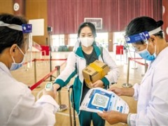 错峰返校集中消杀 海口绷紧校园防疫弦