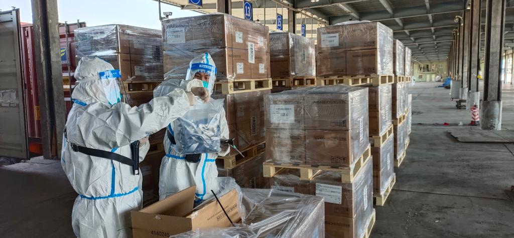 洋山特殊综合保税区通关查验正常运作。(受访者供图)