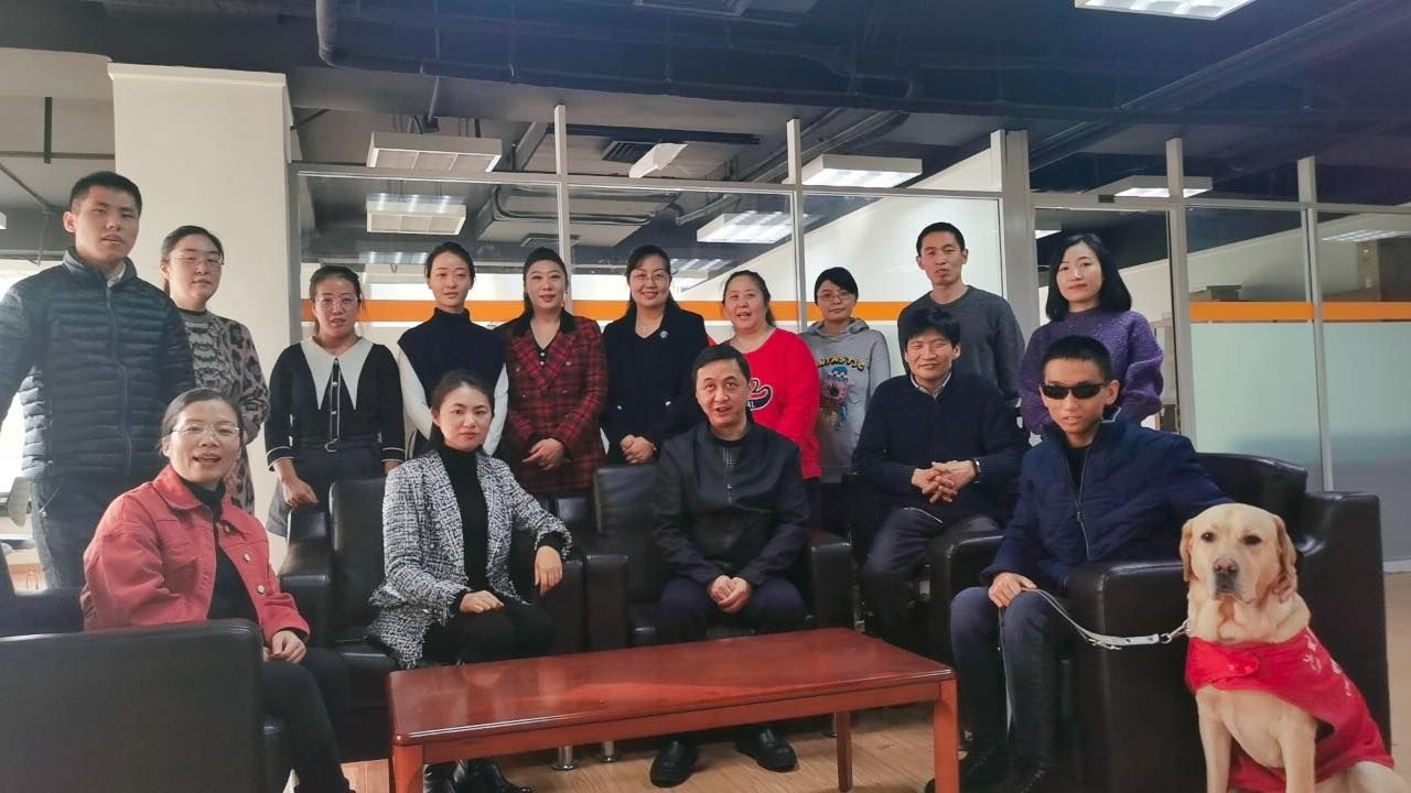 ▲中国盲文图书馆信息无障碍中心开发团队合影。受访者供图