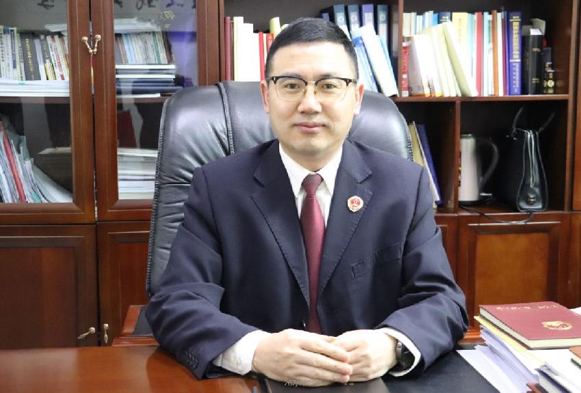 湖南省武冈市检察院检察长　吴学田