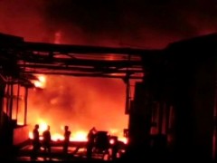 印度一化工厂发生火灾 致6人死亡12人受伤