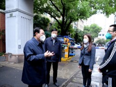 把物资保供作为重中之重，更好发挥政府主导作用，充分利用市场力量！李强今天实地检查