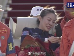 王亚平第一时间给女儿星星