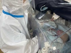 呵护新生儿的她们，开了场“云端”组织生活会