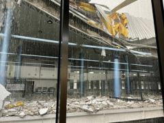 遭暴风雨袭击 泰国曼谷廊曼机场一候机楼发生坍塌