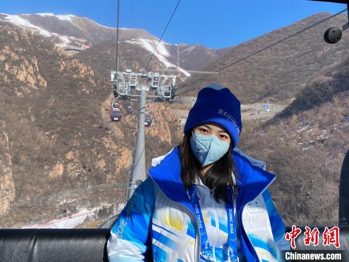 图为北京第二外国语学院英语专业台生李若筠,她在冬奥期间担任参赛代表团助理。 受访者供图
