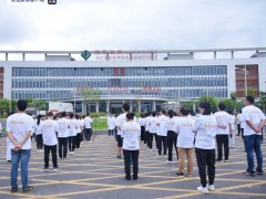 广西百色临时应急医院最后一批新冠肺炎患者出院