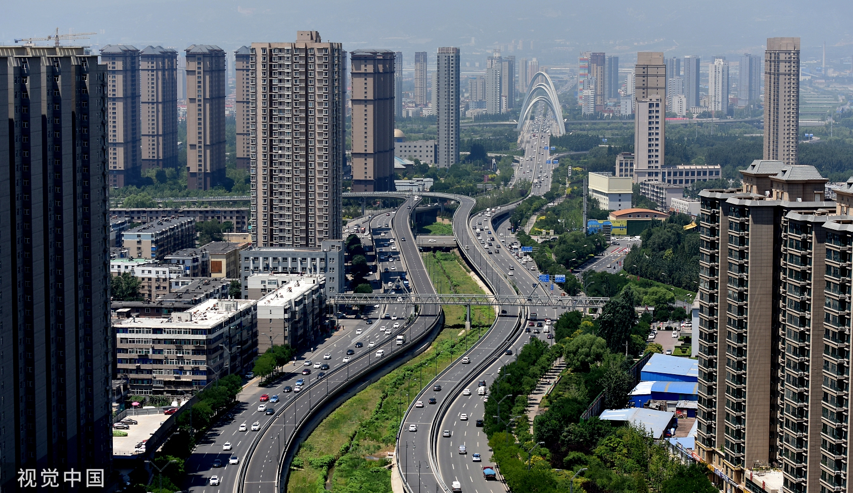 太原,城市地标北中环桥 图源:视觉中国