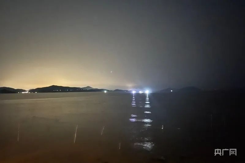 深夜救援(央广网发 象山县传媒中心供图)