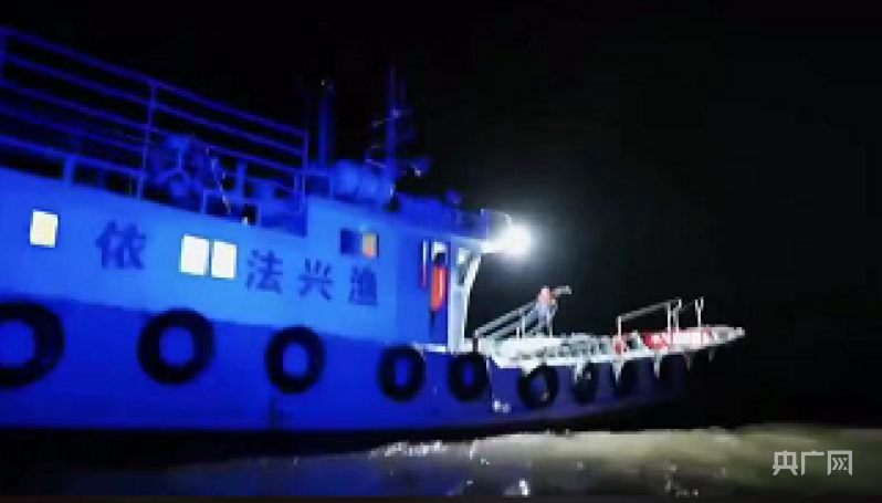 深夜救援(央广网发 浙江消防供图)