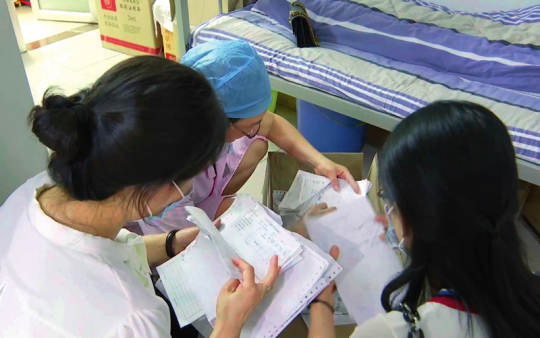 　　2020年7月，江华医保部门工作人员现场查核问题线索 王辉摄