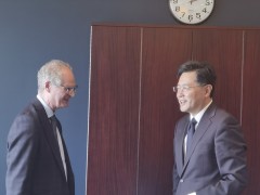 中国驻美大使秦刚访问芝加哥大学 与中国留学生座谈