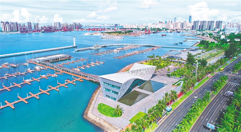海口市国家帆船基地公共码头游客中心。海南日报记者 封烁 摄