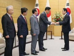会见韩候任总统代表团，岸田宣称：如此需要日美韩战略合作的时候，前所未有