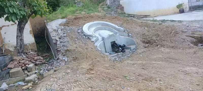 全民拍拍客提供的该坟墓整改后的样貌