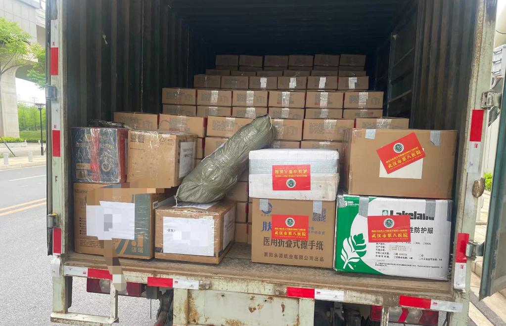 一批医疗物资随顺风车从武汉运往上海。(受访者供图)