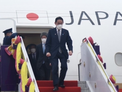 时隔9年 日本首相对泰国进行正式访问