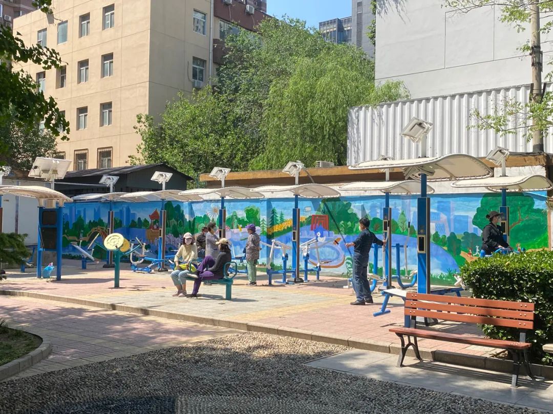 ▲小区居民在封控期间健身运动。作者供图。