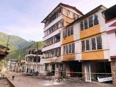 哥伦比亚一市政大楼遭汽车炸弹袭击 损毁严重