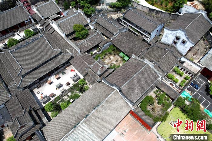 空中俯瞰林阳寺。　王东明 摄