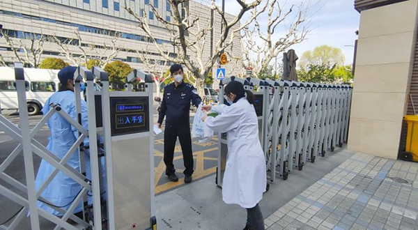 医警紧急联动送药