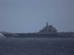 又急着上线？“御用摄影师”拍到辽宁舰起降歼-15，日本自卫队战机紧急升空