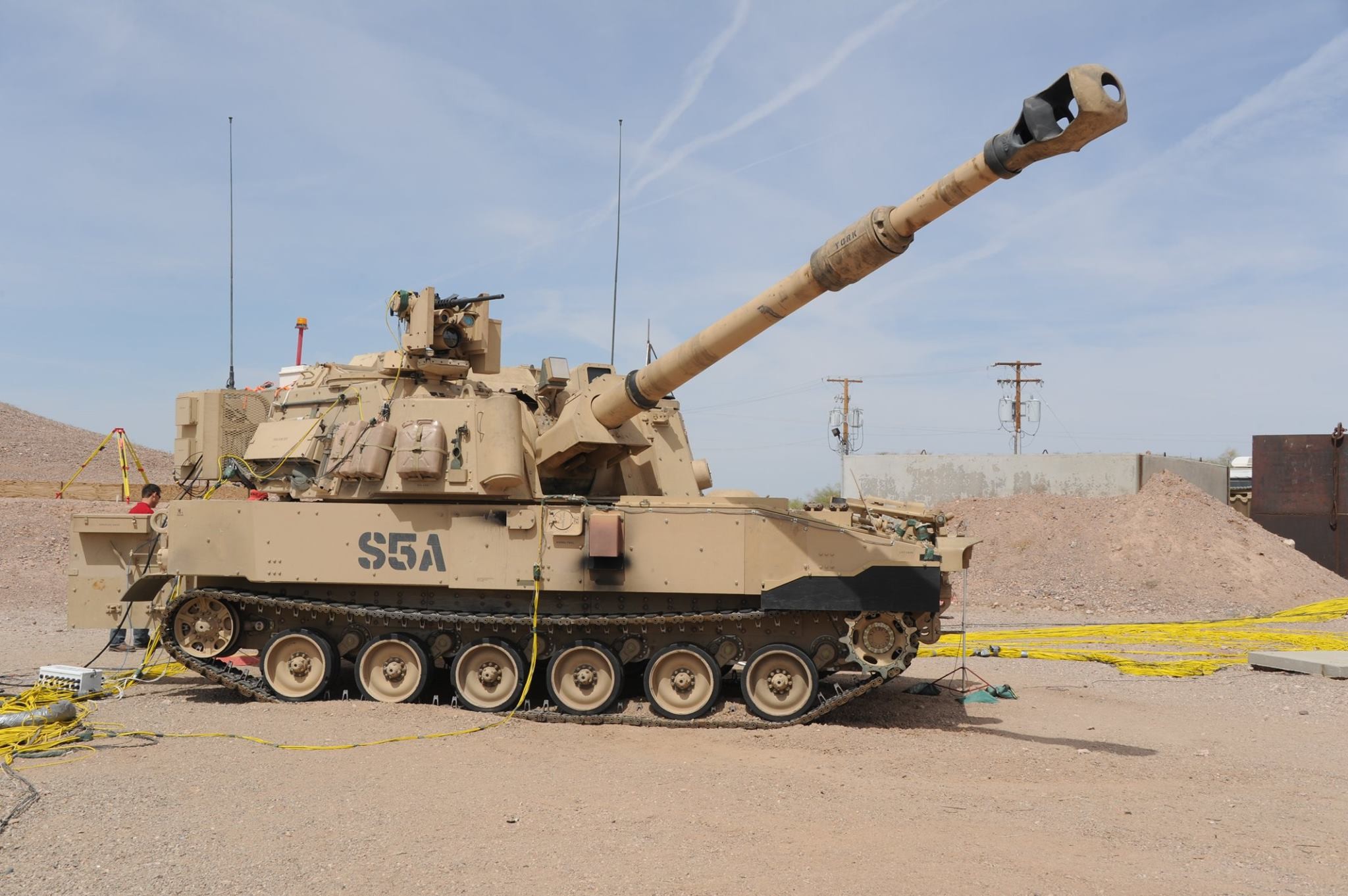 美军M109A6自行火炮(资料图)