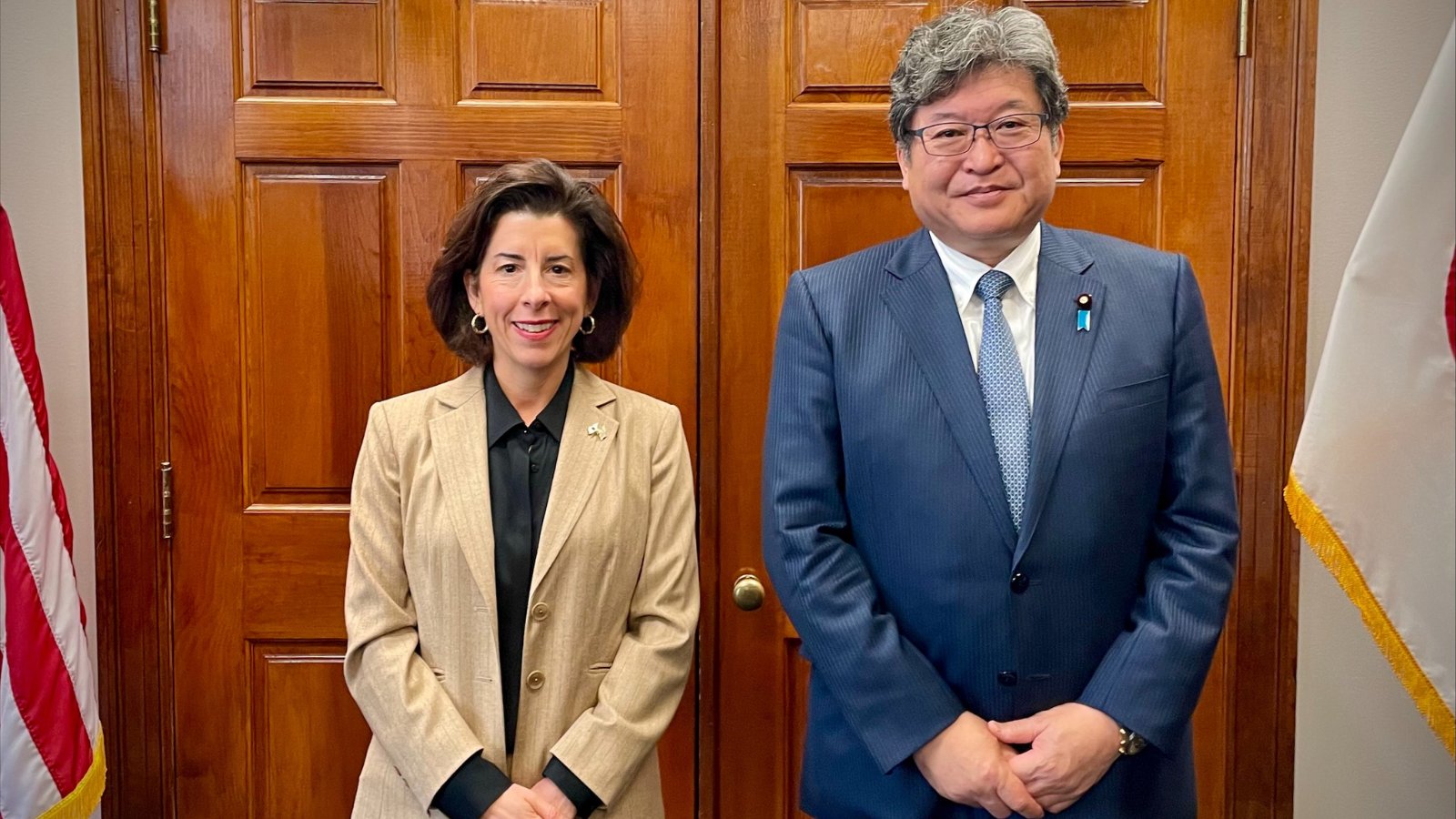 当地时间5月4日,美国商务部长雷蒙多和日本经济产业大臣萩生田光一举行会晤 图源:雷蒙多推特