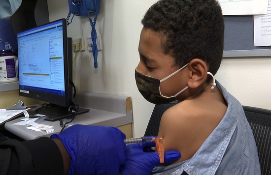 美国纽约为5岁至12岁的儿童接种新冠疫苗。（资料图）