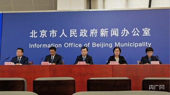 徐和建表示，当前首都与疫情的较量正处于胶着状态（央广网记者 阮修星 摄）