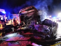 马来西亚一高速公路发生交通事故 致5人死亡