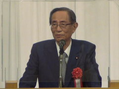 日本众院议长称每月工资"仅百万日元"惹众怒 出面致歉