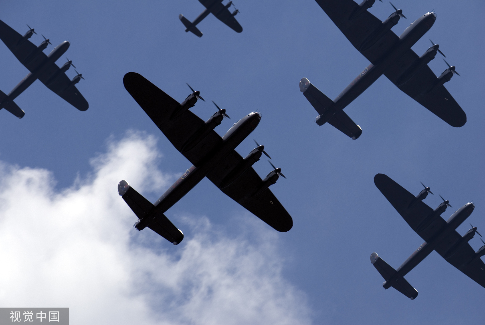 为寻找二战时期的飞机 &nbsp;图源：视觉中国