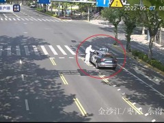 坚决打击！出租车司机竟当上“黑团长”倒卖生活物资
