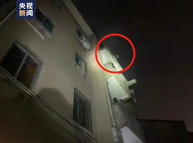 △&nbsp;火灾发生所在楼道对应的窗口