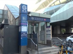 北京战疫直击｜备好健康码再乘车