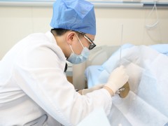 全民医保“灵魂砍价” 不放弃每一个小群体