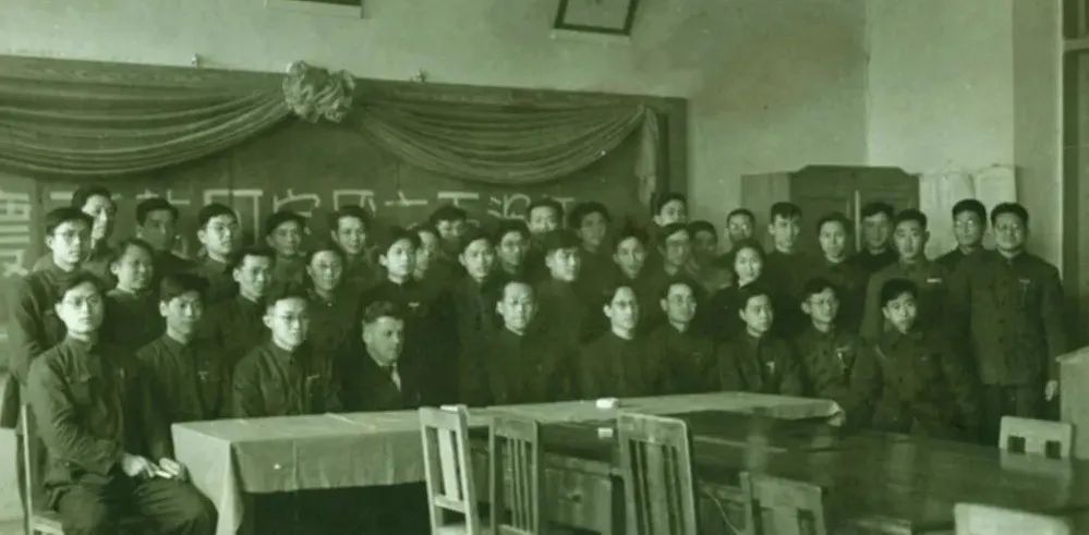 1954年,哈工大理论力学教研室成立两周年