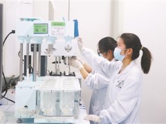 我国在新冠疫苗、药物研发方面取得哪些进展？相关负责人解答