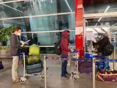 印度航空公司飞机起飞27分钟后返回 一引擎半空中突然关闭