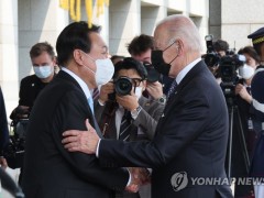 快讯！韩媒：拜登抵达首尔龙山总统府，开始同尹锡悦举行会谈