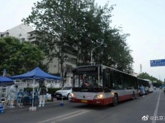 现场直击：北京朝阳南新园小区居民集中转运 已转运4300余人